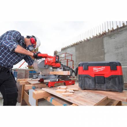 Аккумуляторный пылесос Milwaukee M18 VC2