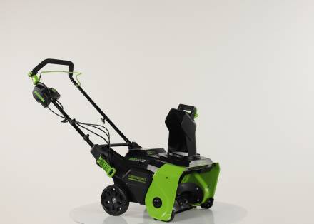 Аккумуляторный снегоуборщик Greenworks GD82ST, 2602507,82v, 56 см, без АКБ и ЗУ