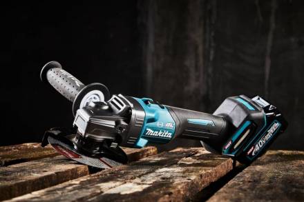 Аккумуляторная болгарка (УШМ) Makita GA005GU201 (125мм, 40В, 2*АКБ 4А·ч F серии)