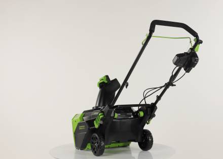 Аккумуляторный снегоуборщик Greenworks GD82STK5, 2602507UB ,82v, 56 см, АКБ 5 А·ч и ЗУ