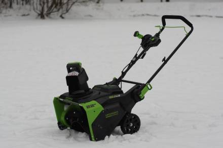 Аккумуляторный снегоуборщик Greenworks GD82STK5, 2602507UH ,82v, 56 см, АКБ 8 А·ч и ЗУ